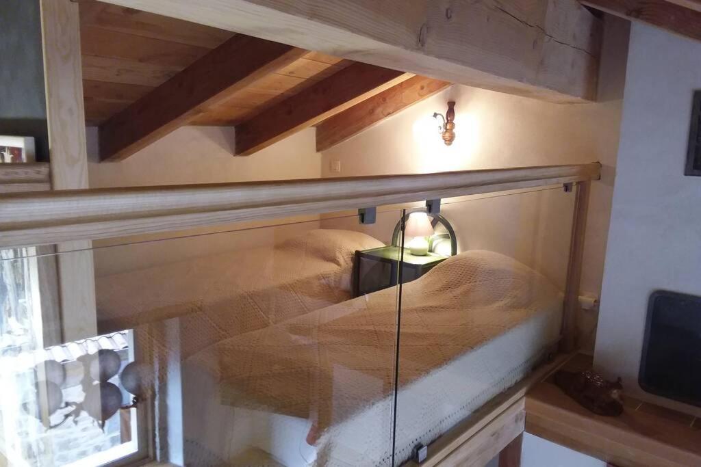 Loft La Rose Desiree Gite 3 Etoiles Chalencon Kültér fotó
