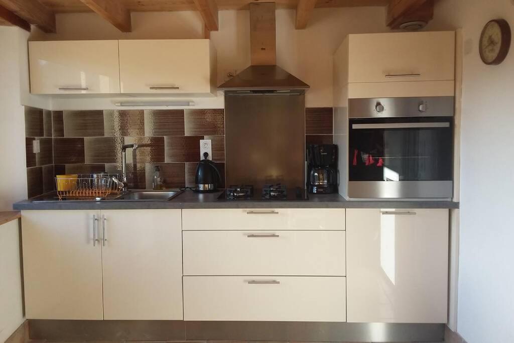 Loft La Rose Desiree Gite 3 Etoiles Chalencon Kültér fotó